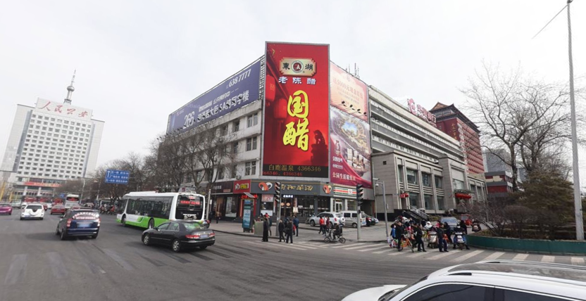 太原迎澤大街五一廣場室（shì）外全彩色（sè）顯示屏