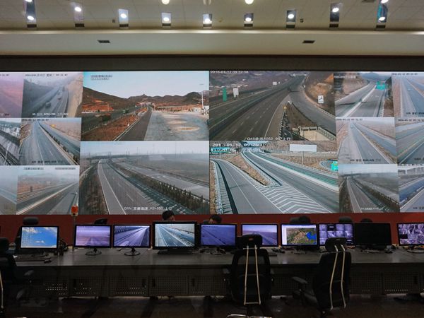 河（hé）北高速公路信息管理中心室（shì）內led全彩顯示屏