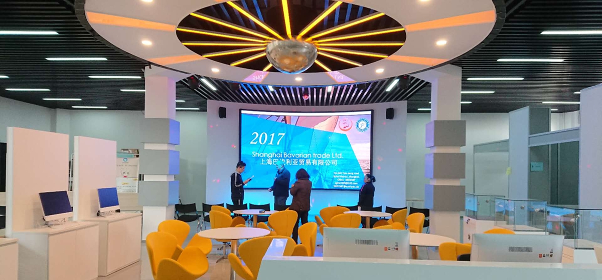 上海機械工業（yè）學校室內全彩顯示屏