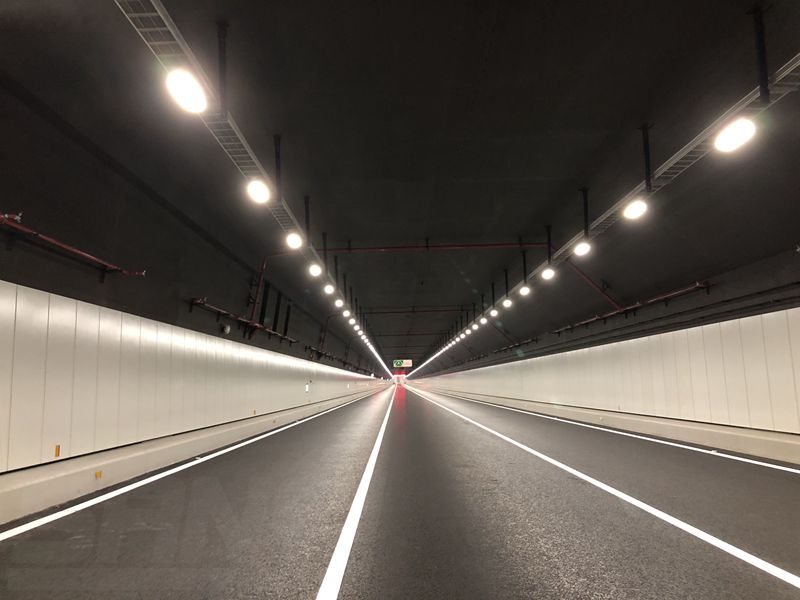 6.7公裏長海底隧道中的LED反射式隧道燈