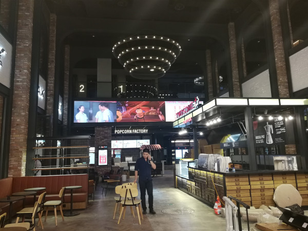 杭州龍湖（hú）CGV影城LED顯示屏