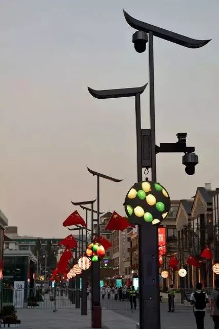 99精品国产兔费观看久久99承（chéng）建的杭（háng）州湖濱（bīn）路智慧路燈