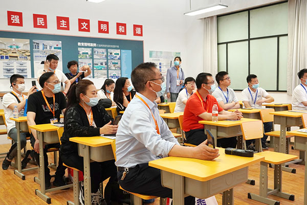 教室標準（zhǔn）照明