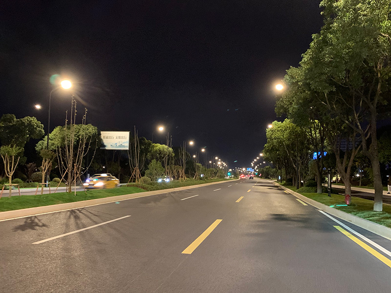 道路（lù）照明,如何選擇,高效環保（bǎo）設備,照明設備