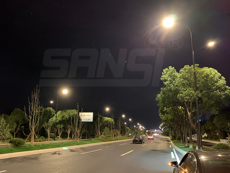 LED路燈,道路照明,提升（shēng）夜間行（háng）車安全（quán）
