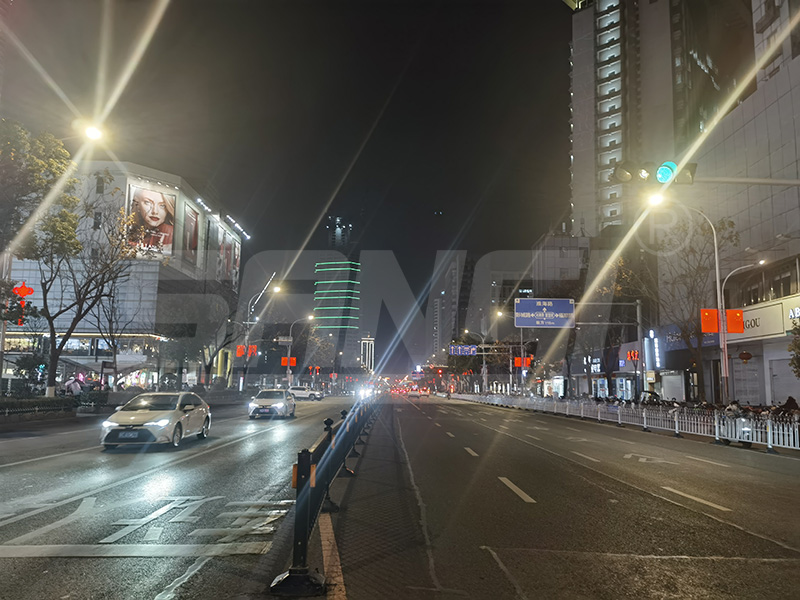 夜間道路照明,為（wéi）城（chéng）市居民帶來更多便（biàn）利