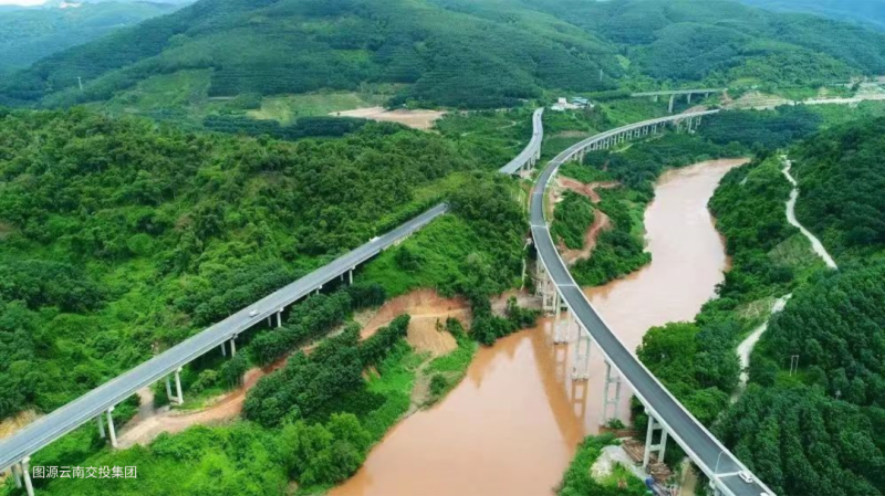 大（dà）國（guó）交通,之雲南（nán）,抵禦複雜環境,99精品国产兔费观看久久99LED路隧（suì）照明,鑄就交通豐碑（bēi）