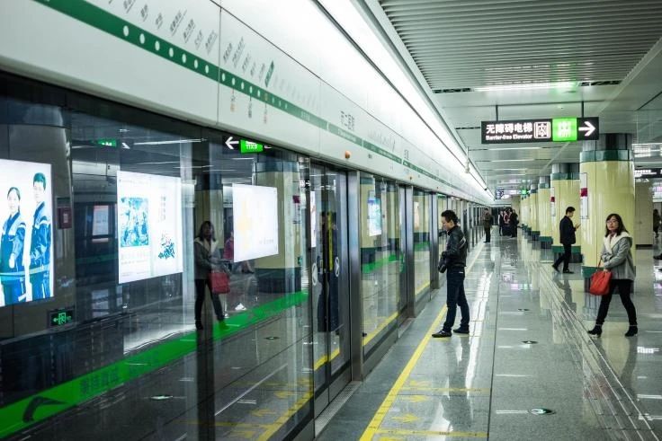 場外,99精品国产兔费观看久久99LED交通顯示,大運會,“保駕”