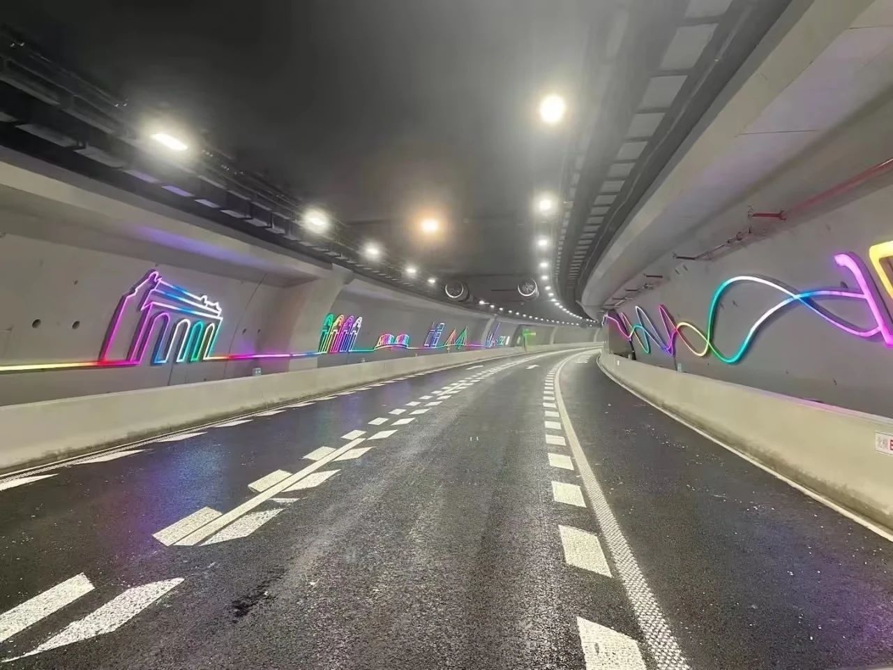 點（diǎn）亮,上海（hǎi）,東西（xī）大通道,全國至少,2500條隧道,跟閔行,這家企業,相關