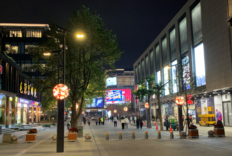 杭（háng）州（zhōu）西湖“醉”美智慧路燈