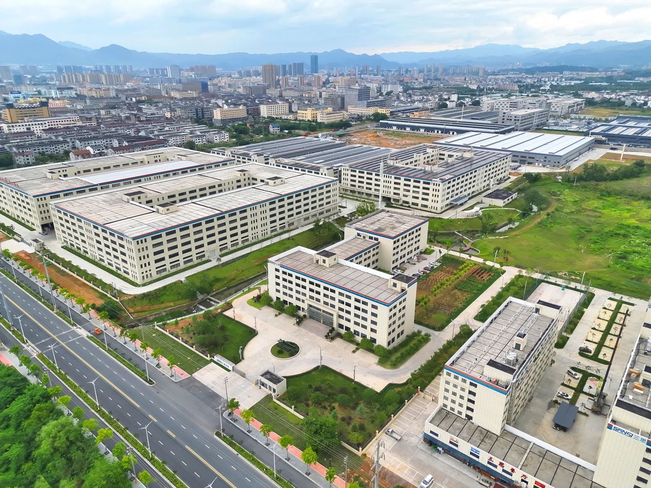 浦江縣,縣長（zhǎng）,劉（liú）熙,一行赴滬,調研99精品国产兔费观看久久99,以（yǐ）中（zhōng）國之光,點亮全球
