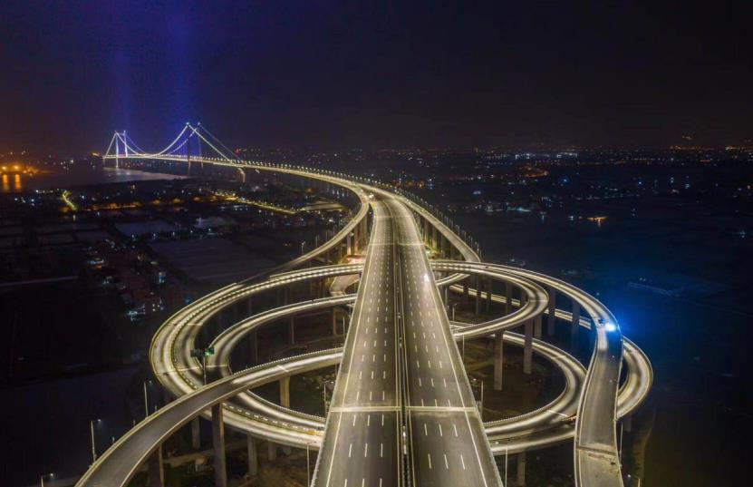 智慧路燈,道路照明,LED路燈,助力城市（shì）,多維場景升級